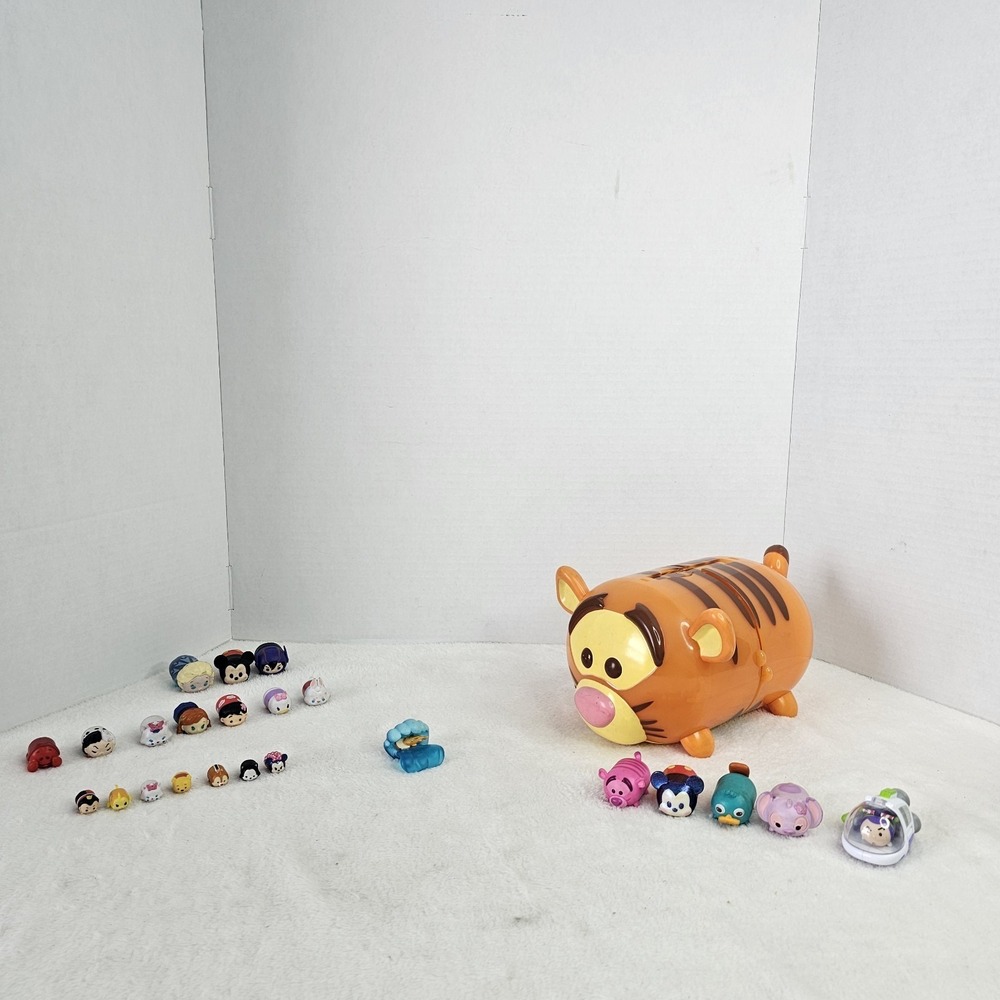 Disney Tsum Tsum Stack N Display Tigger With 23 Figures